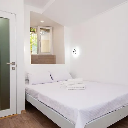 Suites On Chaikovskogo Odesa Exterior photo